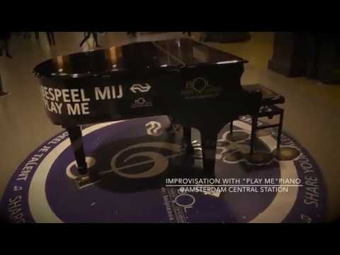 TOMOHICO∞ - Piano Impromptu @ Amsterdam Central Station
