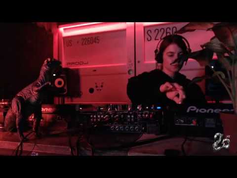 Nastya Muravyova @ 20ft Radio