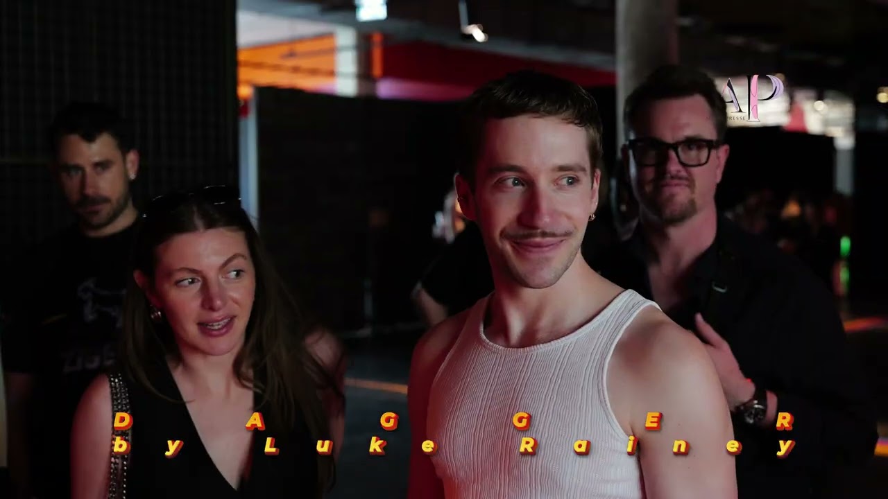 FASHION WEEK BERLIN DAGGER