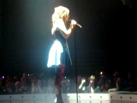 idool 2011 liveshow 1 kato-dancing on my own