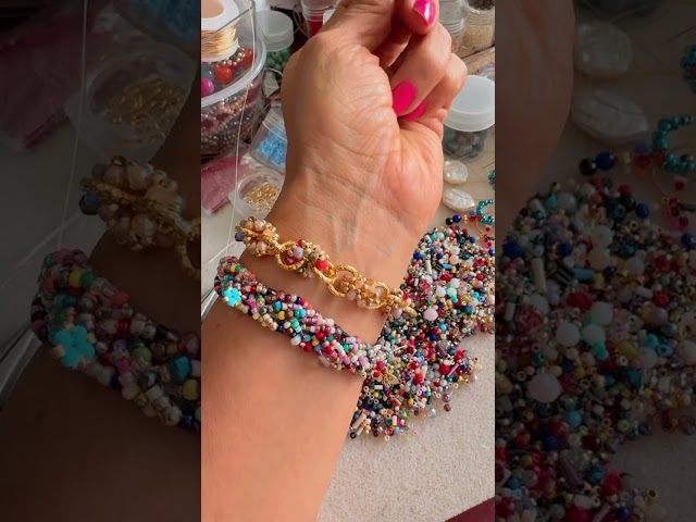 Vídeo relacionado con GAUEIOUR Bonita pulsera de dibujos animados, joyería simple para mujer, Stranger Eleven Ives Mike, diseño clásico de terror con colgante de figura de elemento, cadena de mano ajustable, accesorios de