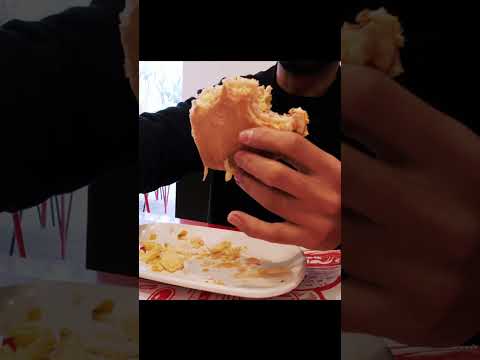 Tremendo lomito con Chimichurri... ¡bien ARGENTO!