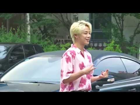 190802 의진(EUIJIN) 뮤뱅 출근 - 첫인사는 와썹~ㅎ 새벽부터 예쁜 핑크의진 :)