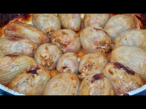 Delicious stuffed onions!! easy, tasty and perfect for a mouth-watering dish!! :)