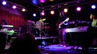 Derrick Hodge & band(3)