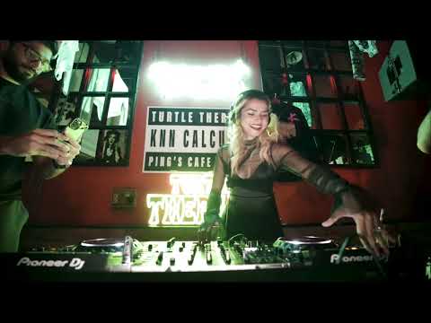 Turtle Therapy EP:03- Shuttrdwn ft. Aayna @Ping’s Cafe Orient @KNN Clothing