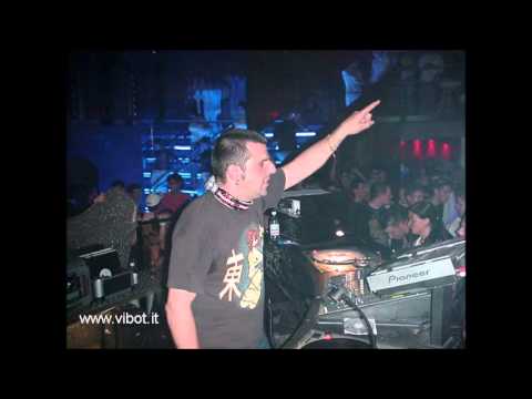 Sandro Vibot - Franchino e Zicky Il Giullare Live @ Matrix 30.04.2002