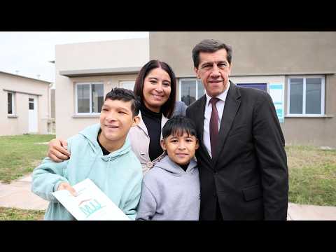 🗝️ CALILEGUA I El gobernador Sadir entregó 40 viviendas financiadas con recursos provinciales