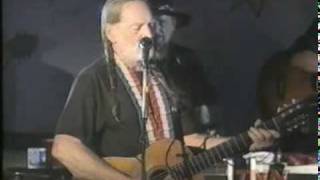 Willie Nelson / &quot;Everywhere I Go&quot;