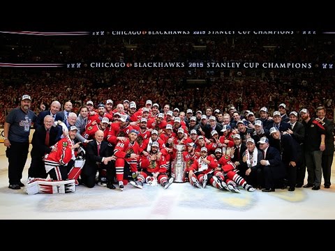 Blackhawks take team picture with Stanley Cup