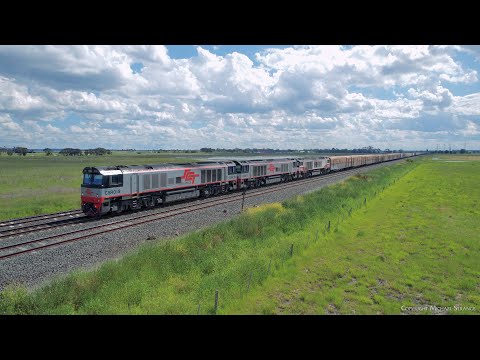 7PM9 SCT Freight Train With Boxcars, Containers & Steel Wagons (8/11/2022) - PoathTV Railways