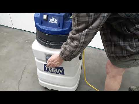 Maniac Mark's 86th Auction - Lot 596 - Windsor Titan Commercial Wet / Dry Vacuum