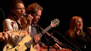 eTown Finale with Marty Stuart & Cassandra Jenkins - Tonight The Bottle Let Me Down