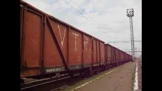 preview picture of video 'Marfar al operatorului privat Cargo Trans Vagon trece fara oprire prin Faurei, 10.08.2012'