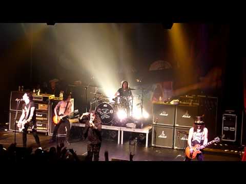 SLASH feat ALICE COOPER "School's Out" live Bataclan, Paris - FRANCE 20/06/2010
