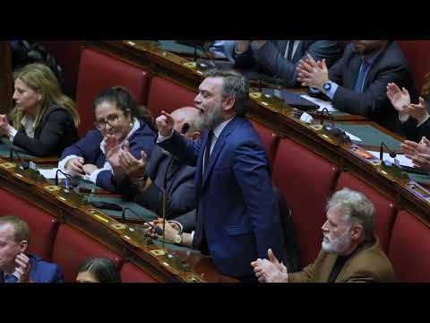 Ricciardi epico! Distrugge Tajani in aula