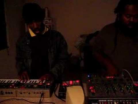 ras-G and Mr.Dibiase create on the SP303 MPC pt1