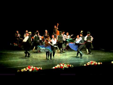 A Bihari János Néptáncegyüttes előadása a Bessenyei Ferenc Művelődési Központban