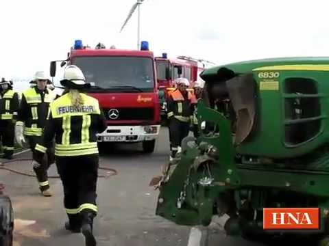 Lkw kollidiert mit Trecker: Unfall zwischen Vasbeck und Gembeck