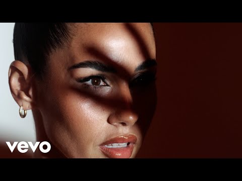 Sarah Engels - Don't Let Me Go (Offizielles Video)