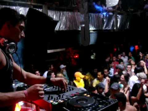 Felipe Lira tocando Everybody Love (jeff valle mix)