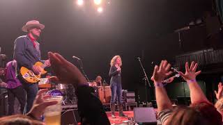 Edie Brickell and New Bohemians “Air of December”