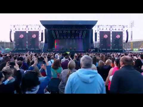 Westlife - When You're Looking Like That (Live at Croke Park 2019)