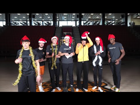 Karhubasketin tontut laulavat joululaulun