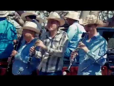 El Fantasma ft Banda Los Populares del Llano - El Piloto Fermin