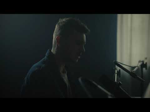 Molend - próbuję (bedroom piano version)