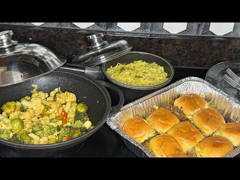 Brisket Sliders, Seasoned Rice & Stir Fried Veggies!