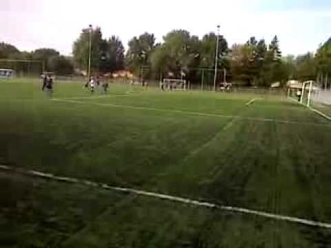 Rimon Holzken maakt een wereldgoal (TVC Breda)