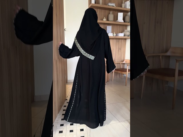 عباية كريب انترنت كوري بتدخيلات جانبية لين مطرز