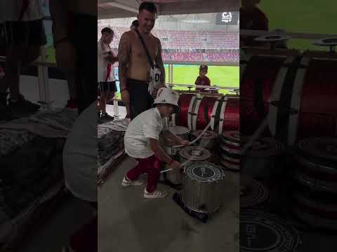 PIBE DE RIVER A 2 REPIQUES | LBDT |  BONITO QUE ES EL FÚTBOL | #repique #argentina #river #shorts