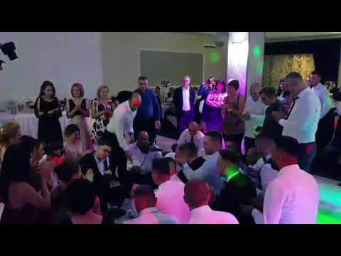 Cam asa arata o nunta cu - Formatia MODERN - tel : 0741068162 / 0766751805