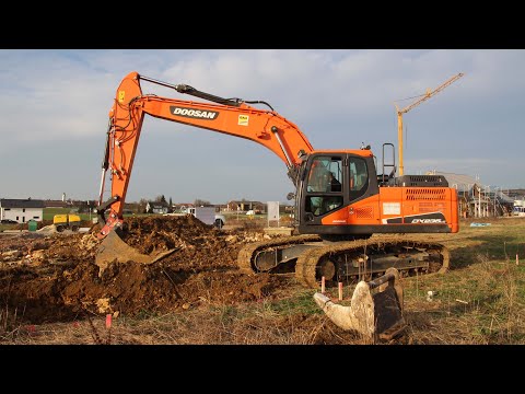 Baggerarbeiten Ciola / Doosan DX 235 LC / Baugrube ausheben