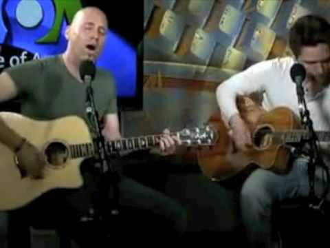 Matt Scannell Performs 'Everything You Want' with Richard Marx on VOA's Border Crossings