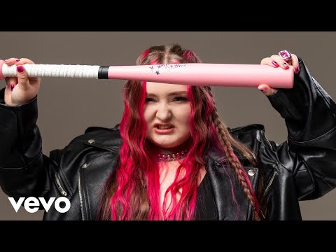 Cyrko - JA SIĘ CHYBA ZAKOCHAŁAM (Official Video)