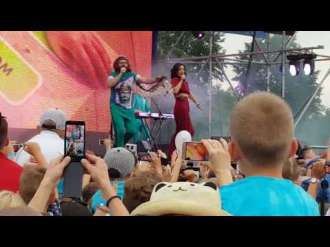 (LIVE) DZIDZIO feat Оля Цибульська - Чекаю. Цьом