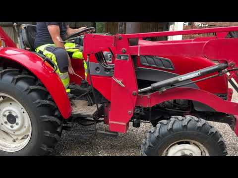 Video: ONJ 440 traktor med frontlæsser 1