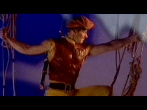 Glanni Glaepur I Latabae Iprottaalfurin music video Robbie Rotten in Lazytown Sportacus music video