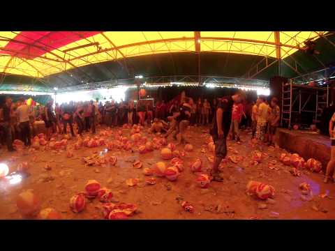 Polderse Kermis 2013   Glijen in de tent incl  de cameraman @Anna Paulwona