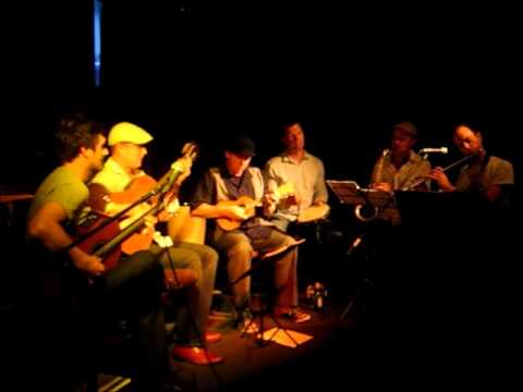 Trio Agogo perform Samba do Galo