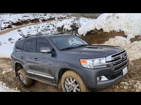 NEW Land Cruiser 200 to the test, Crawling Control ON
