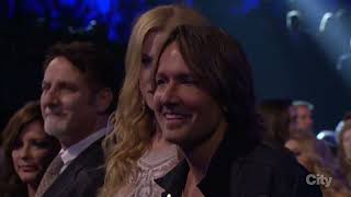 The Doobie Brothers - Taking It To The Streets Ft Hayes, Jennifer Nettles &amp; Hillary Scott CMA Awards