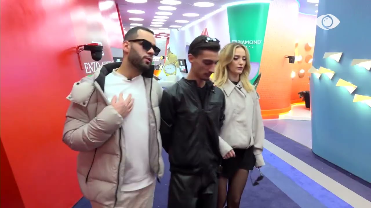 Banorët bëjnë ecje, Brikena i ndjek nga pas