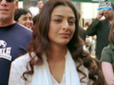 Poster baatein hawa hain