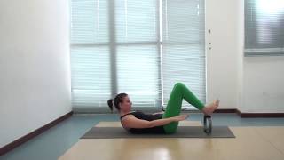 Fortalecimento de Abdômen e Isquiotibiais no Solo com o Magic Circle