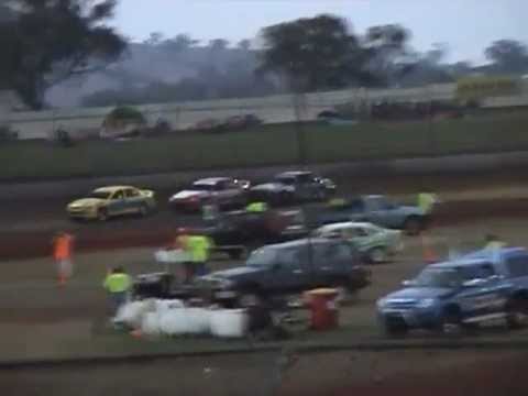 Modified Production - Heat 14 - Carnival of Flowers Cup - Charlton Raceway - 24.09.11