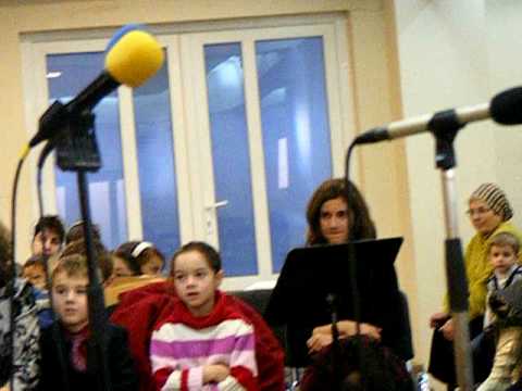 Ce pot sa-I dau eu -Rebeca, Lusiana si Razvan (pian).avi